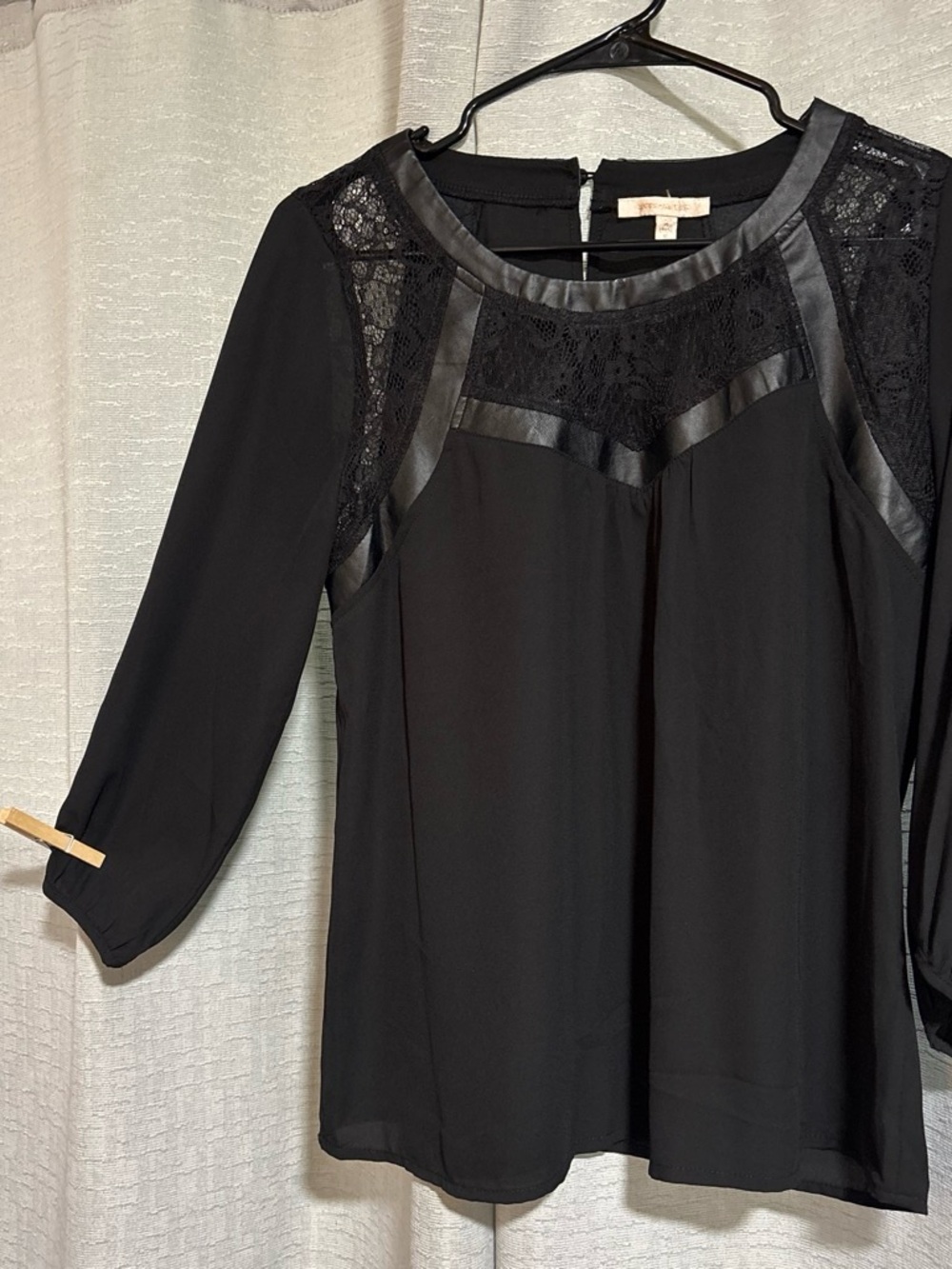 Skies Are Blue Black Lace-Trim Long Sleeve Blouse